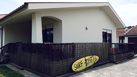 Surf & Stay <h6><span style="color: #ffffff">Descobre mais em Porto Surf <i class="fa fa-external-link"></i> </span></h6>